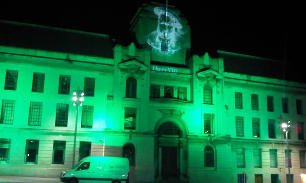 OUTSIDE LIGHTING (7)